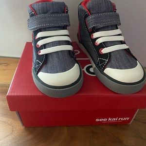 NIB Toddler Boy Size 10 SeeKai Run Dane Shoes.